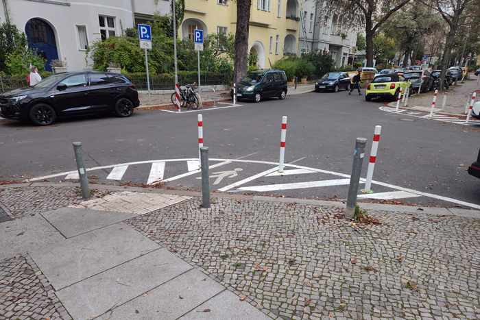 Seniorenvertretung Tempelhof Schöneberg Poller Stubenrauchstraße Schwalbacher Straße